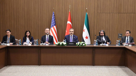 Dışişleri Bakanı Hakan Fidan, ABDli ve Suriyeli mevkidaşlarıyla Antalyada üçlü görüşme yaptı