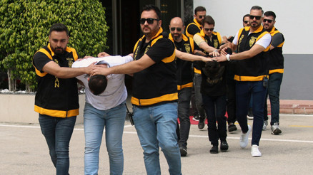 Adanada iş insanına sevgili tuzağı: Dövülüp, parası gasbedildi