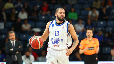 Anadolu Efesten Büyükçekmeceye 10 sayı fark