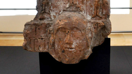 133 yıl önce Karsta Ruslar tarafından bulunmuştu... Dikkat çeken eser müzede sergileniyor