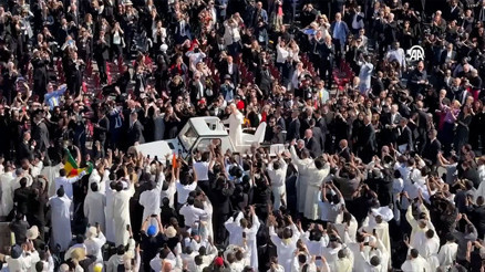 Yeni Papanın tarihi yemin töreni 14. Leo yüzüğü taktı, görevine resmen başladı