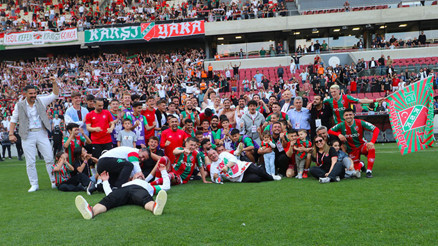 Karşıyaka final için sahaya çıkıyor