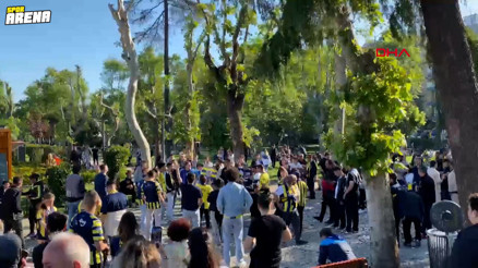 Fenerbahçe taraftarından yönetime tepki