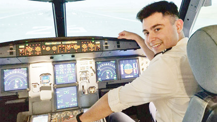 19 Mayıs ruhuyla göklerdeyiz... 70 tonluk Airbus en genç pilota emanet