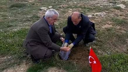 Şehit dedesinin vasiyetini 104 yıl sonra yerine getirdi Şehit dedesinin vasiyetini 104 yıl sonra yerine getirdi