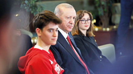 Yeni anayasa için çalışma sürüyor