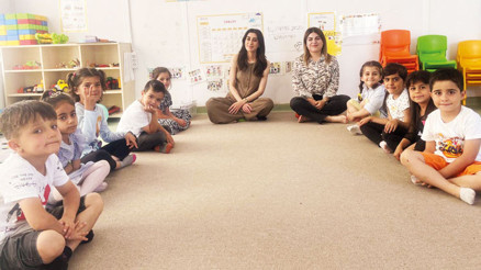 Deprem bölgesindeki çocuklar en çok ev resimleri çiziyorlar Deprem bölgesindeki çocuklar en çok ev resimleri çiziyorlar
