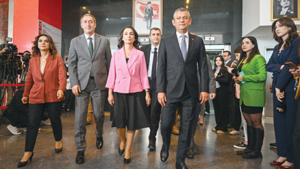 DEM Parti’den CHP’ye ziyaret... Özel: Komisyon fikrinin ilk savunucusuyuz