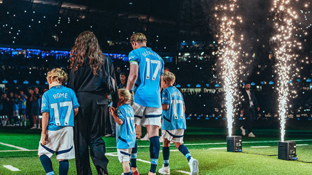 Manchester Cityde Kevin De Bruynenin heykeli dikiliyor Pep Guardioladan veda gözyaşları...