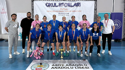 Asiye Ağaoğlu Anadolu Lisesi Kız Futsal Takımı, dünya kupası yolcusu
