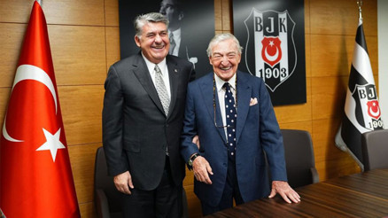 Rahmi Koçtan Serdal Adalıya tebrik ziyareti