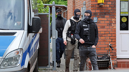 Almanyada terör operasyonu: 5 gözaltı