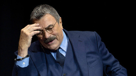 80 yaşındaki oyuncu dizisinin biteceğini duyunca gözyaşlarını tutamadı... Şimdi kanala dava açmaya hazırlanıyor