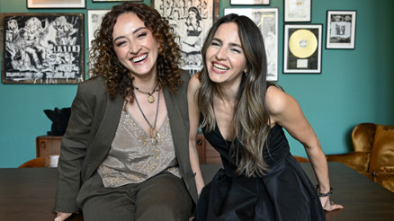 Gülmek için Sıcak Büfe izlesinler