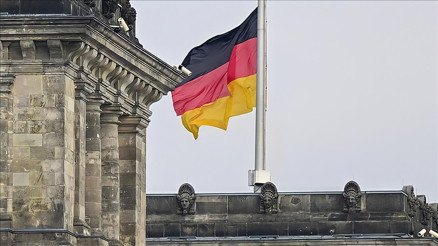 Hizmet sektörü dibi vurdu Alman ekonomisi yeniden daralıyor