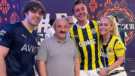 Mustafa Varank, Fenerbahçenin Final-Four yarı final maçını izledi