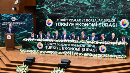 Bakanlar Kacır ve Yumaklı, TOBB Türkiye Ekonomi Şurasına katıldı Bakanlar Kacır ve Yumaklı, TOBB Türkiye Ekonomi Şurasına katıldı