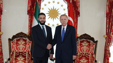 Dolmabahçede kritik zirve Cumhurbaşkanı Erdoğan, Suriye Cumhurbaşkanı Şara ile görüştü