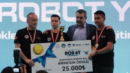 Bakan Tekin: Öğrencilerin bilgiyi beceriye dönüştürmeleri önceliğimiz