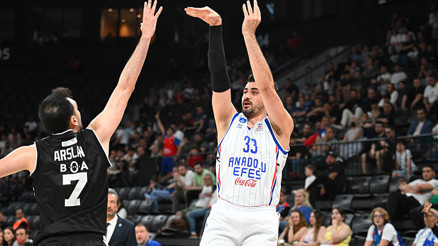 Anadolu Efes, Beşiktaşı geriden gelerek mağlup etti