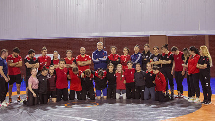 Kadın Güreş Milli Takımı, Moğolistandaki şampiyona için Boluda güç depoluyor