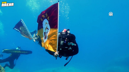 Galatasarayın şampiyonluğu deniz dibinde kutladılar