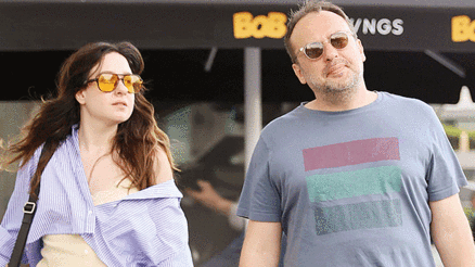 Ünlü oyuncu sevgiliyle alışverişte