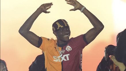 Yüzbinler çıldırdı, Osimheni istiyor