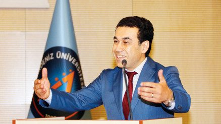 Üniversiteyi de devleti de öğrencileri de kandırdı... Profesör intihal Üniversiteyi de devleti de öğrencileri de kandırdı... Profesör intihal