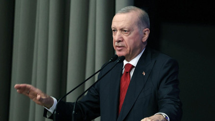 Cumhurbaşkanı Erdoğan görevlendirdim demişti... Yeni anayasa çalışmasında 10 isim belli oldu Cumhurbaşkanı Erdoğan görevlendirdim demişti... Yeni anayasa çalışmasında 10 isim belli oldu