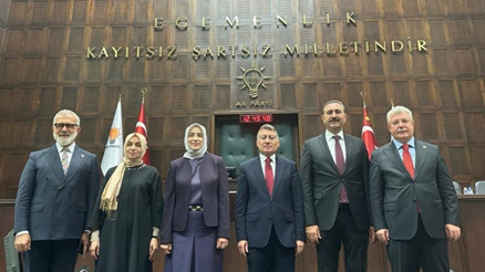 AK Parti TBMM Grubu, yeniden göreve seçildi