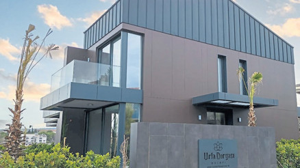 Urla Deryası Evleri yeni sahiplerini bekliyor