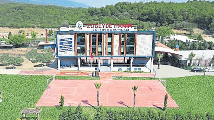 Zübeyde Hanım Çiçekliköy Kampüsü özel okul kalıplarını yıkıyor