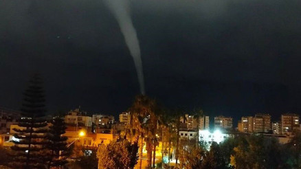 Mersinde hortum oluştu Panik anları kameraya yansıdı