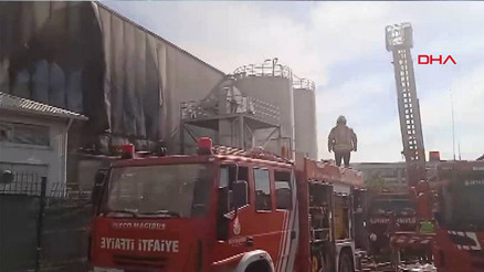 İstanbulda fabrikada korkutan yangın İstanbulda fabrikada korkutan yangın