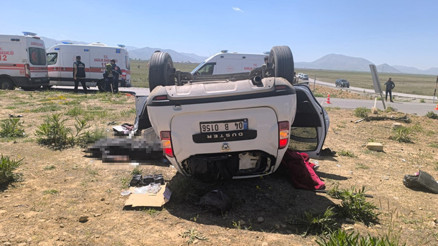 Son dakika... Vanda feci kaza 4 kişi hayatını kaybetti, 2 kişi yaralandı