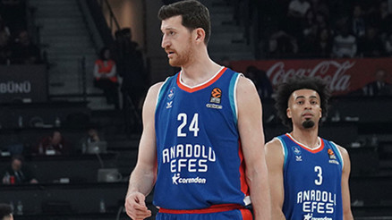 Anadolu Efes, Ercan Osmaninin sözleşmesini 2 yıl uzattı