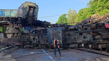 Rusyada arka arkaya tren kazaları: Köprüler çöktü, en az 7 kişi yaşamını yitirdi Onlarca kişi hastaneye kaldırıldı