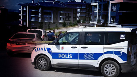 Asistan doktor evinde ölü bulundu