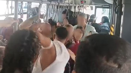 Kadınları taciz ettiği iddia edilen kişiye dayak