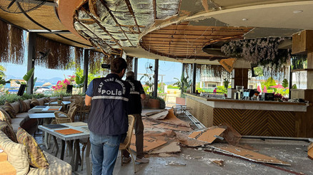 Fethiyede restoranın tavanı çöktü Yaralılar var