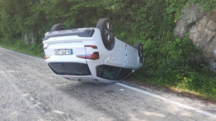 Bayram tatiline giden aile kaza yaptı: 3 yaralı