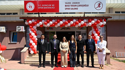 Buse Tosun Çavuşoğlunun adı Çınarcıkta spor salonuna verildi