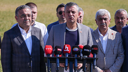 CHP Genel Başkanı Özel, Ekrem İmamoğlunu cezaevinde ziyaret etti