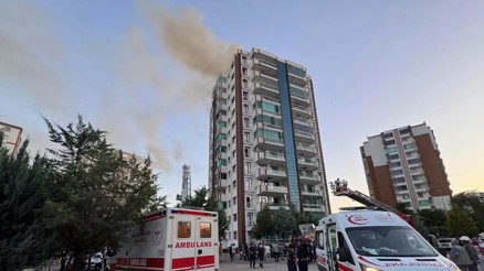 Son dakika haberi... Diyarbakırda 13 katlı apartmanda yangın: 3ü çocuk, 4 kişi hayatını kaybetti