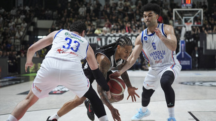 Anadolu Efes, Beşiktaşı deplasmanda devirdi