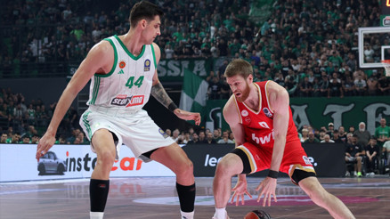 Olympiakos, Panatinaikos serisinde öne geçti Ergin Ataman...