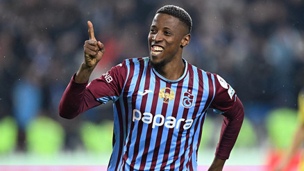 Beşiktaş transfer bombasını patlatıyor Trabzonsporun golcüsü imzaya kaldı