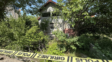 Bartında iki gündür haber alınamıyordu Evinin yanında ölü bulundu