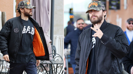 Yıldız oyuncuya şok taciz suçlaması... Kafelerde genç kızların peşine takılıp evinin havuzunda çıplak yüzdürmüş